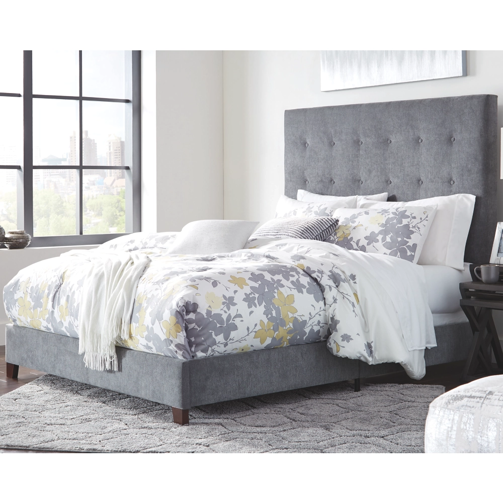 Queen Bed: item number 1hj6pv